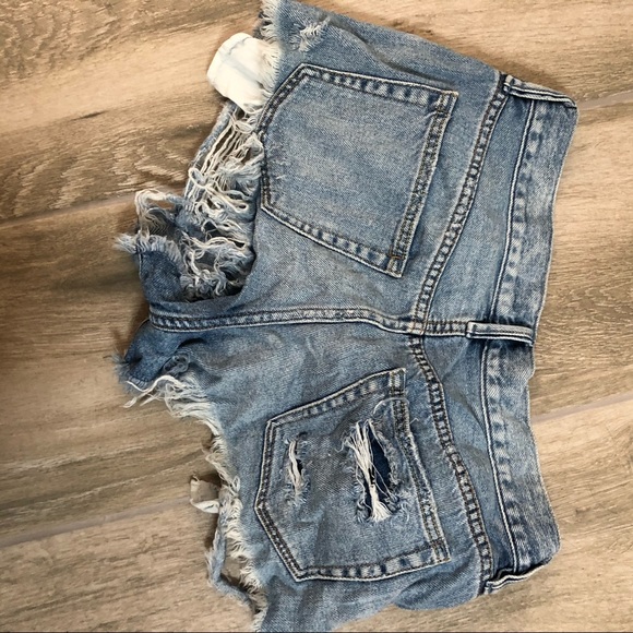 High waisted jean shorts - Picture 2 of 3